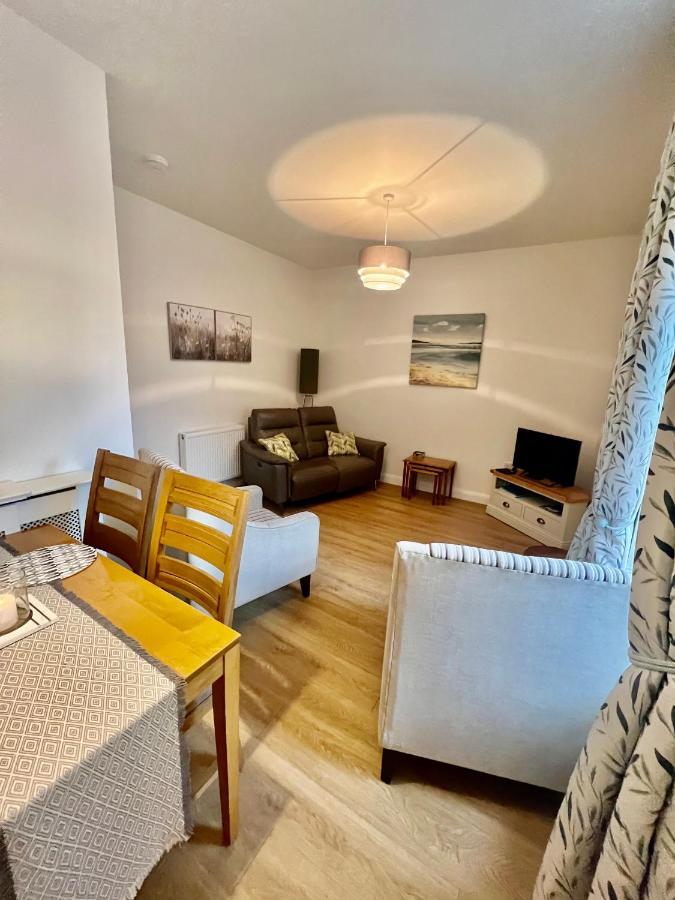 The Blue Door Apartment Kirkcudbright Bagian luar foto