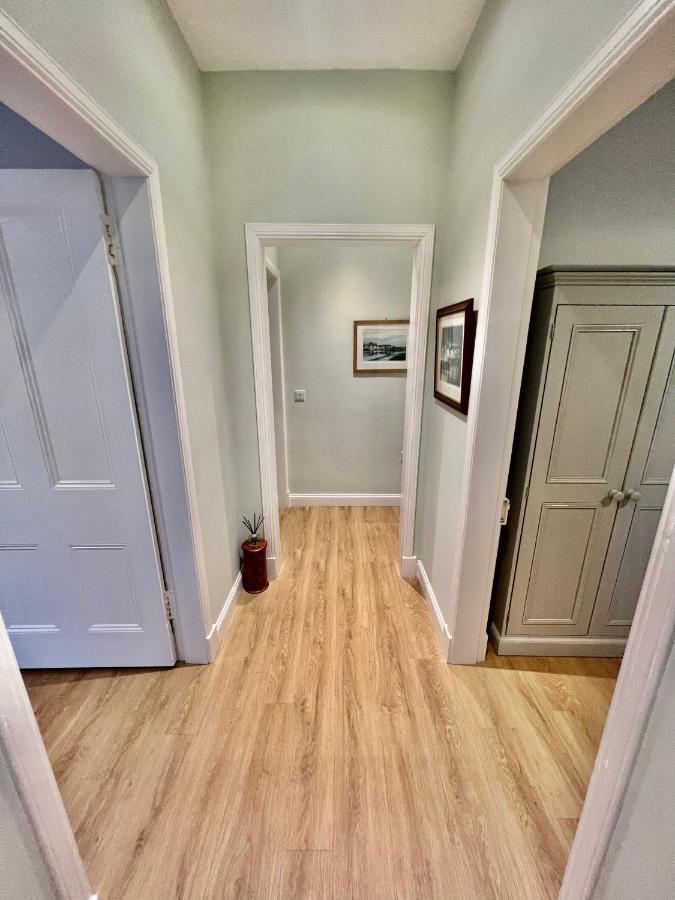 The Blue Door Apartment Kirkcudbright Bagian luar foto