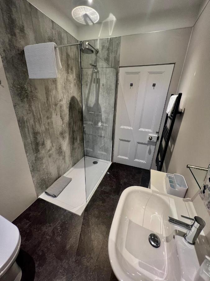 The Blue Door Apartment Kirkcudbright Bagian luar foto