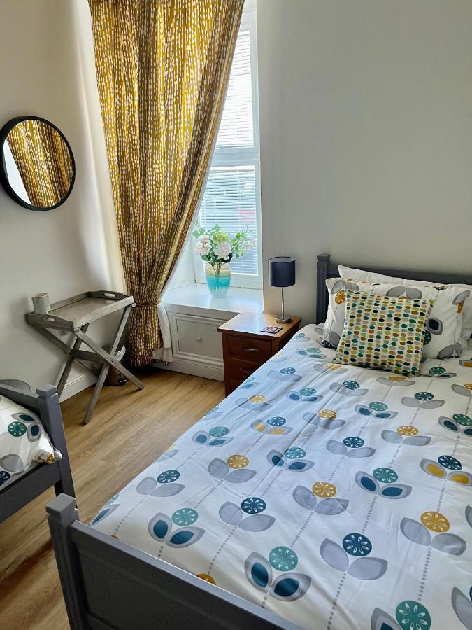 The Blue Door Apartment Kirkcudbright Bagian luar foto